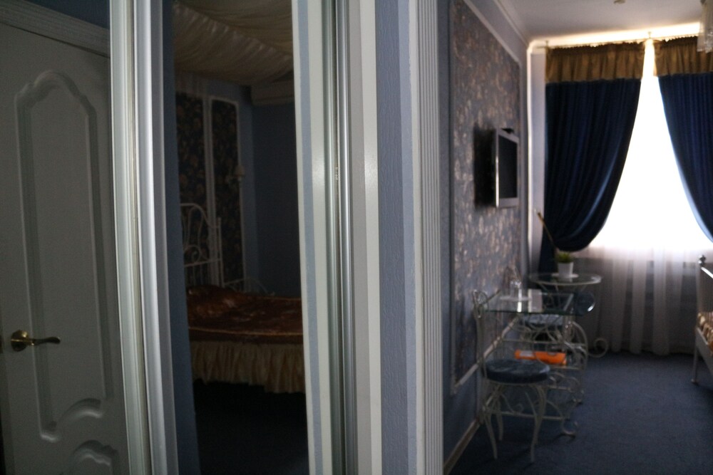 Gostiny Dvor Hotel - Hostel