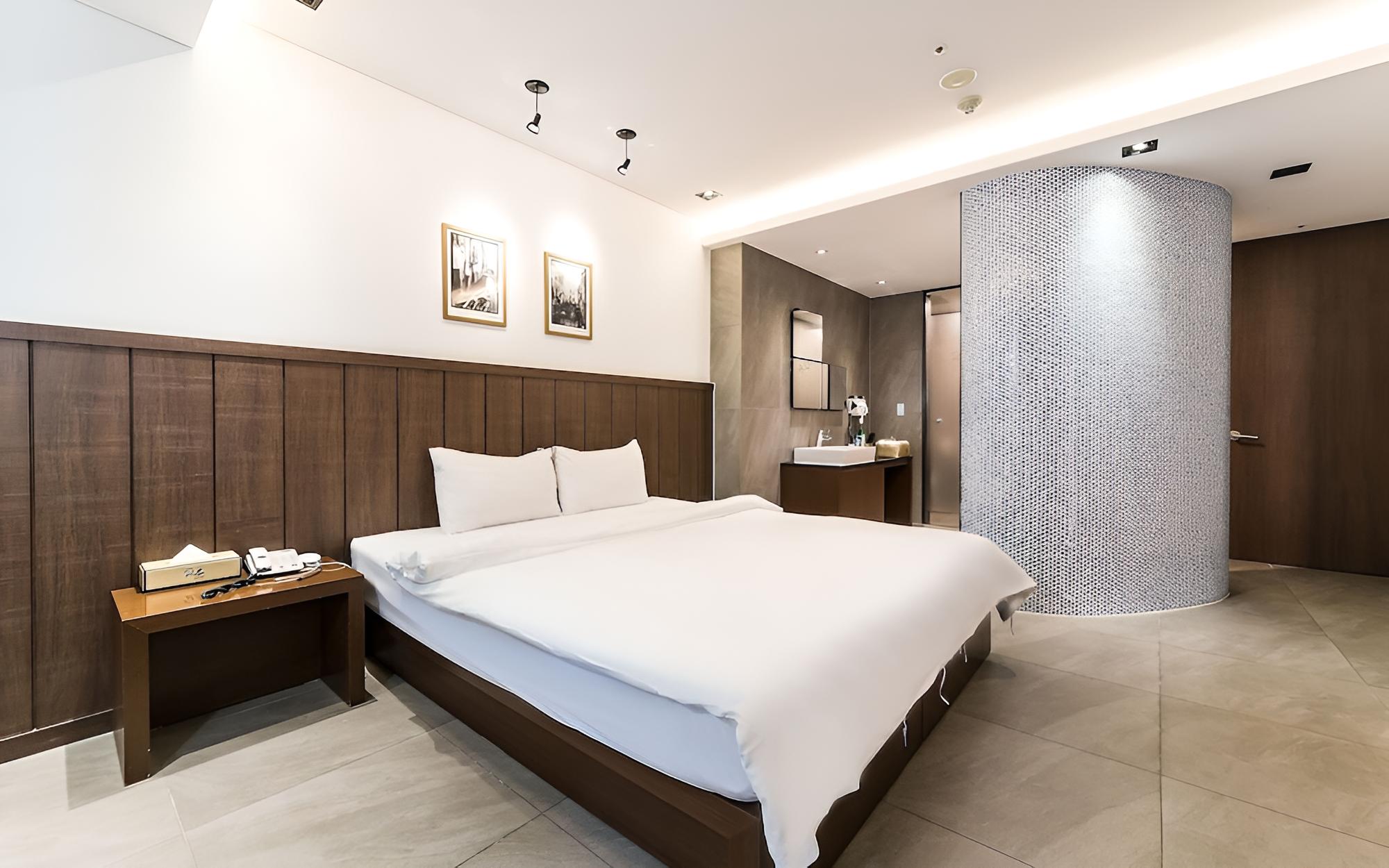 Incheon Ali Suite Hotel