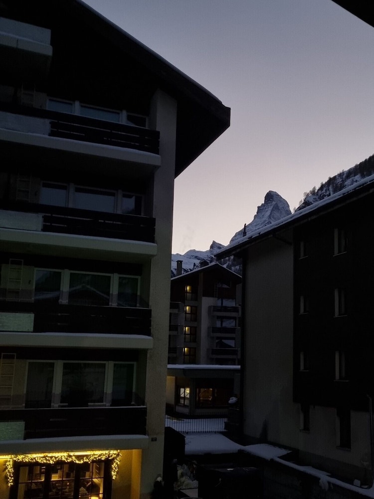 Chalet Antoine serviced apartments by Mirabeau view 4