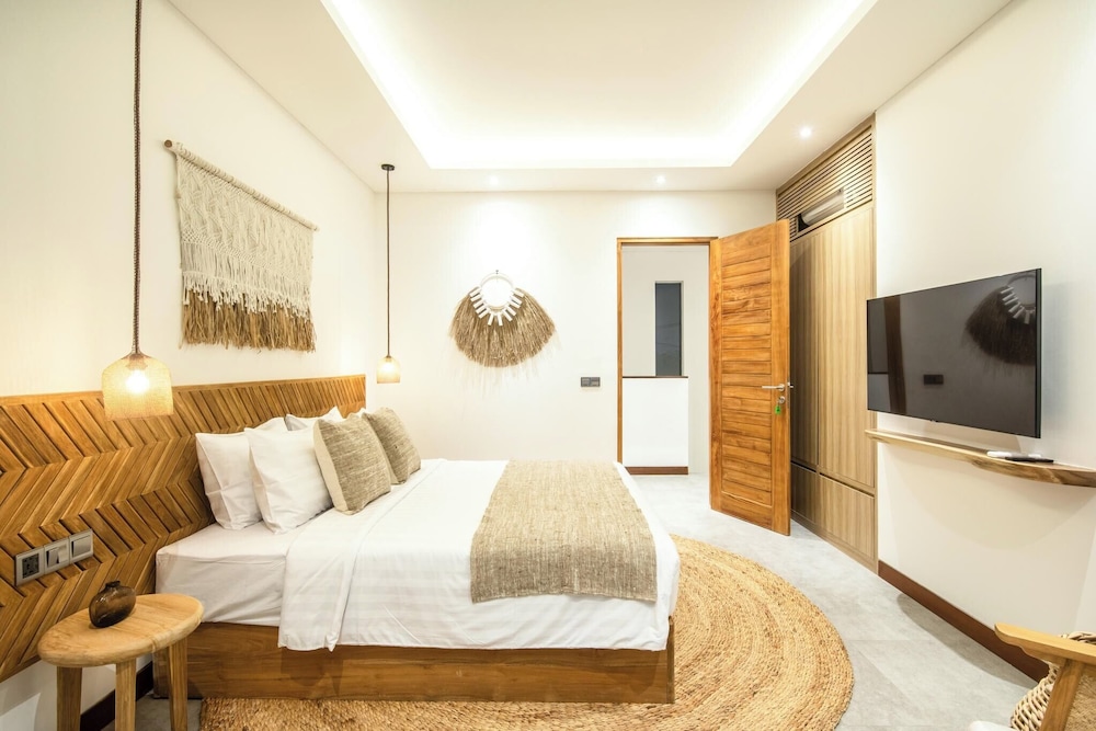 Brand New 4br Villa 400 to Finns Canggu