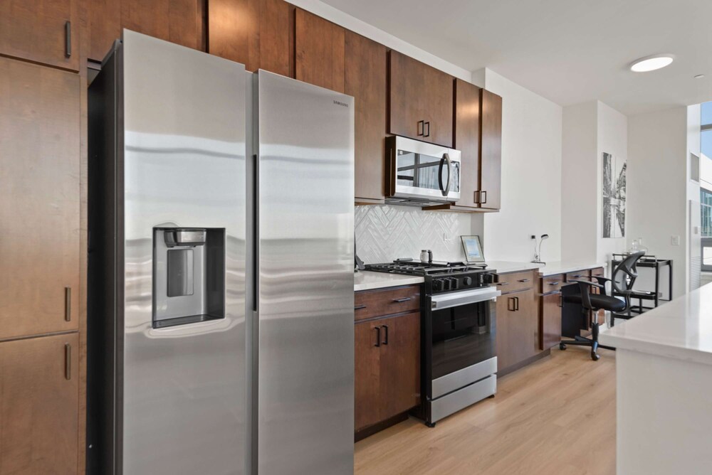 Designer 3BR PH Near Fulton Market