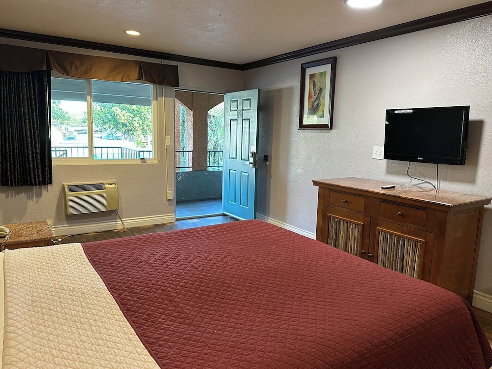 Corona Inn