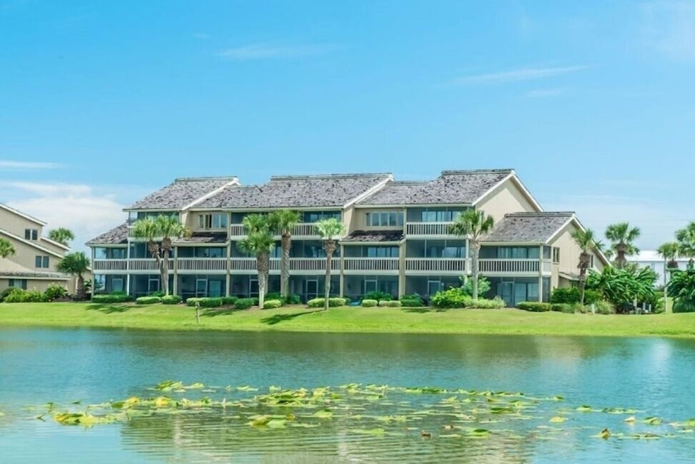Chick and Dudes Beach Escape 2 Bedroom Condo by RedAwning view 5
