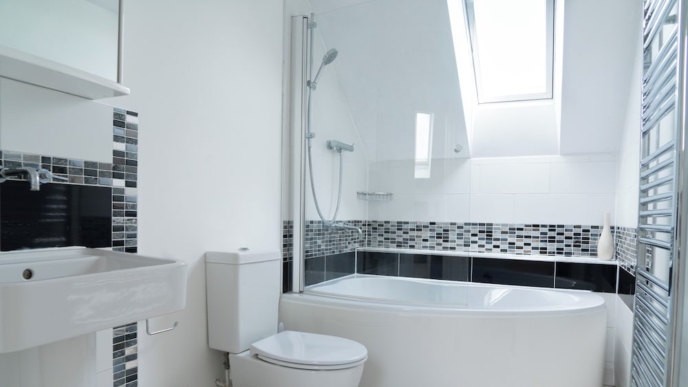 Superb 4BD Stay in Wyton and Houghton Village