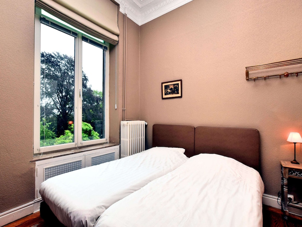 Spacious Pet-friendly Castle in Stavelot view 2