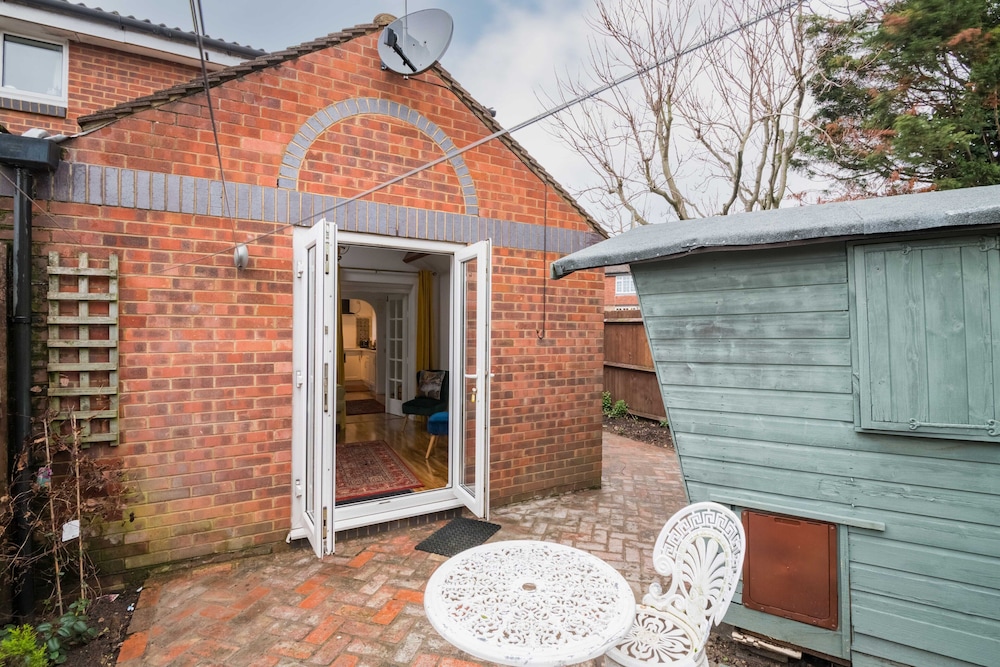 outdoor bbq area