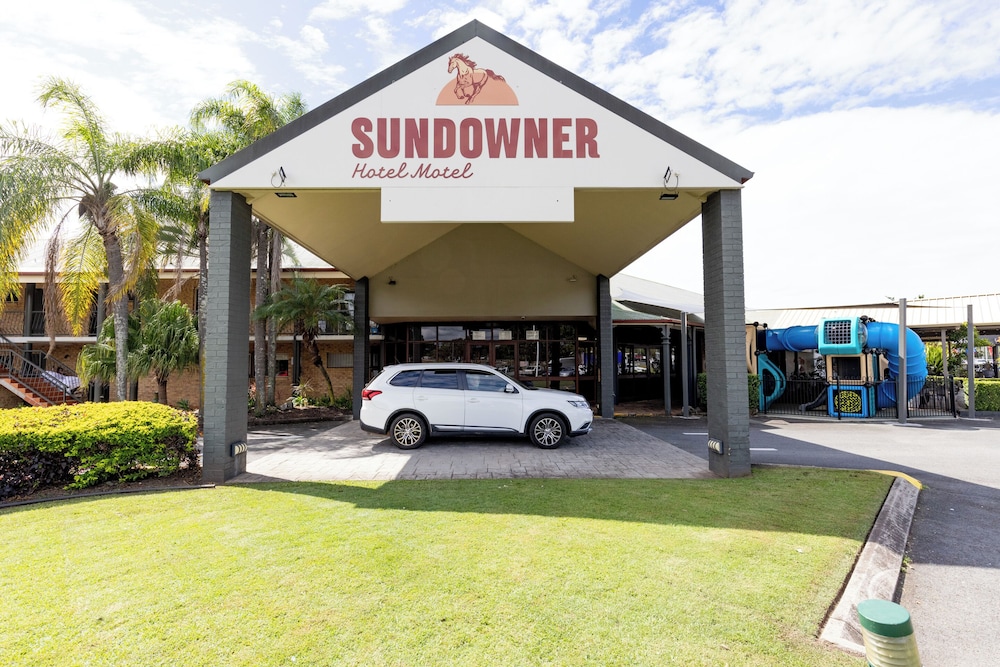 Sundowner Hotel Motel