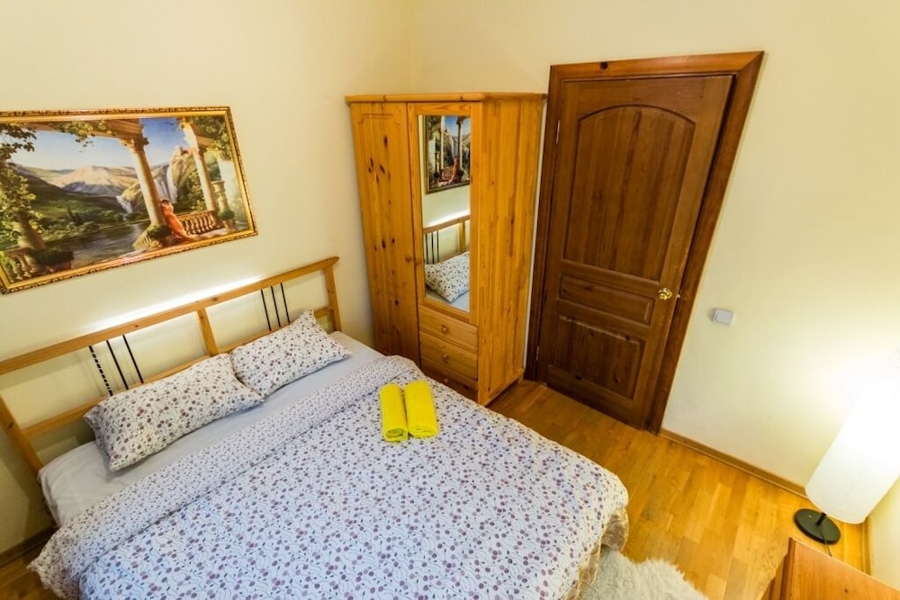 Apartment on Oruzheinyi 13 bld 2