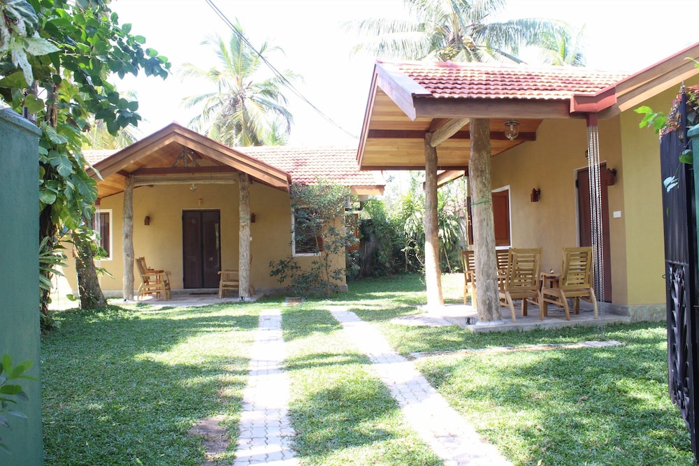Villa Shade