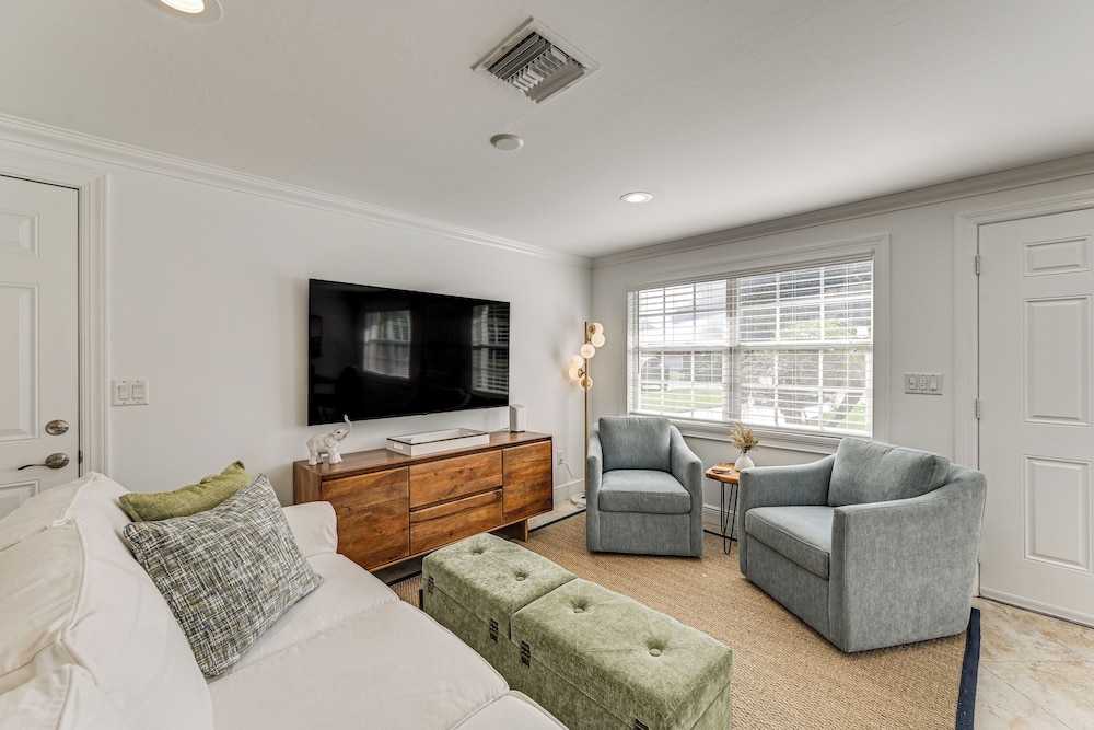 1 Mi to Beach: Naples Home w/ Pool & Fire Pit