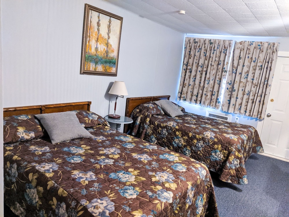 Fredericton Vacations - Skyline Motel  Campus Inn - Property Image 11