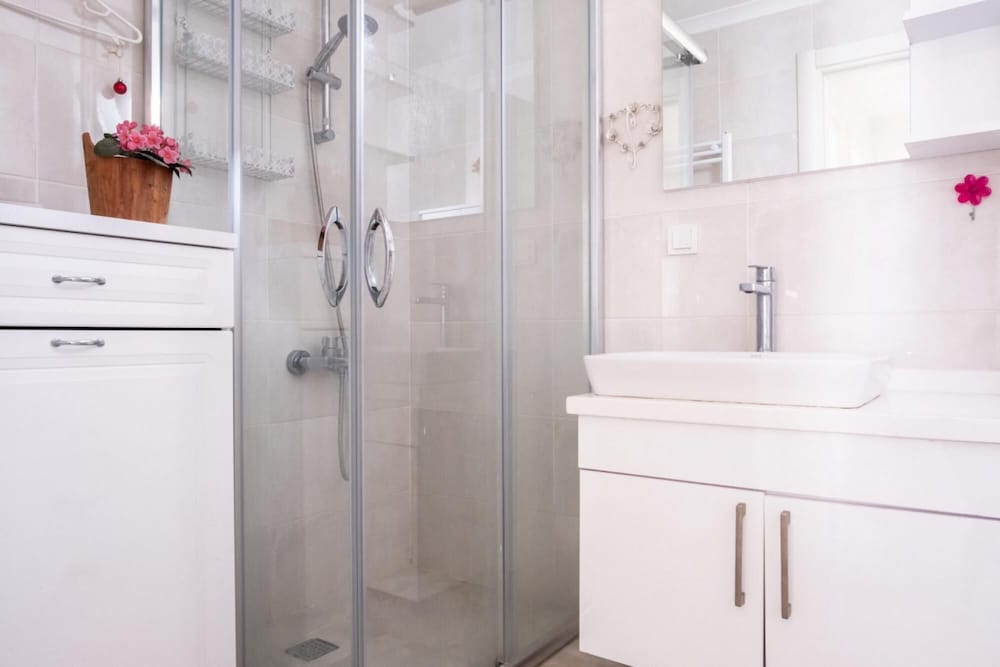Central Flat Near Trendy Attractions in Kadikoy