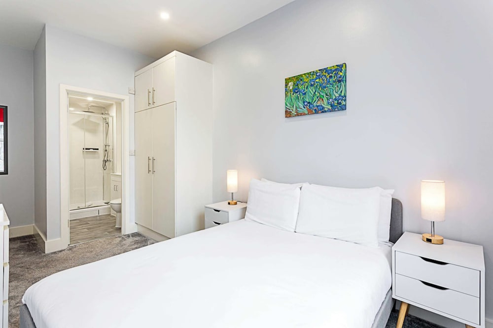 Modern Clapham Apartment