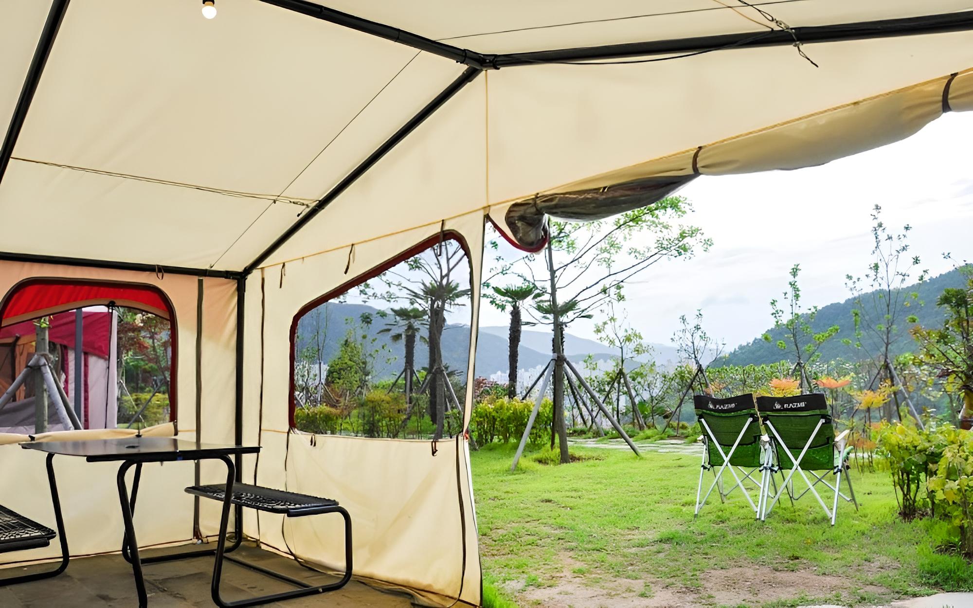 Geojedo Stone Hill Glamping Pension view 2