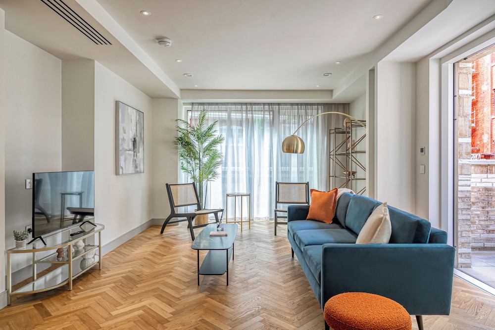 Luxury flats near Big Ben and London Eye