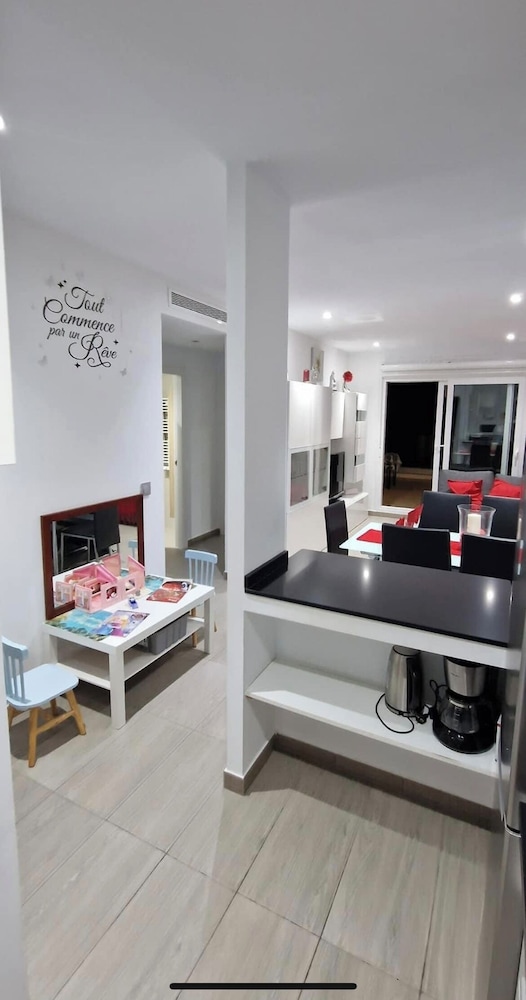Stylish 2-bed Apartment Overlooking the Fairways