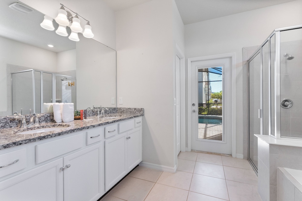 Brand NEW Luxury 10bedrooms At Windsor Island