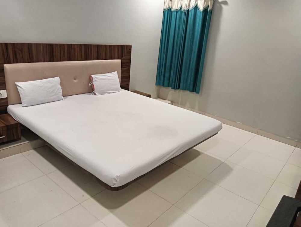 Pushkaraj Lodging