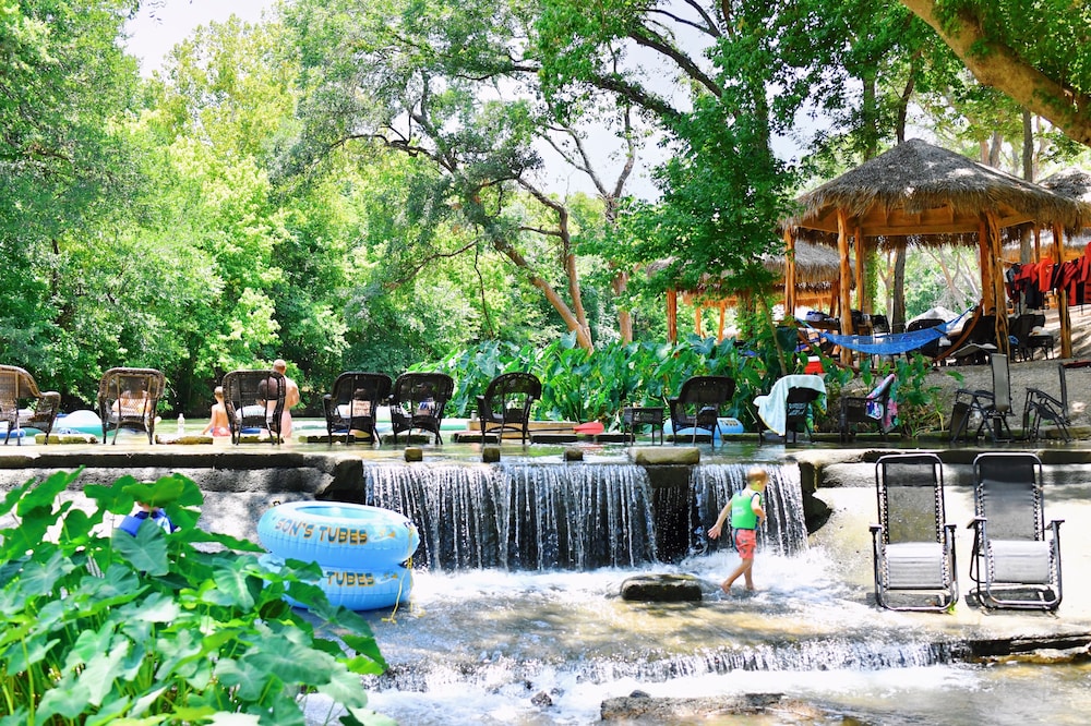 Marion Vacations - 1 Son's Rio Cibolo - Birdhouse Cabin - Property Image 12