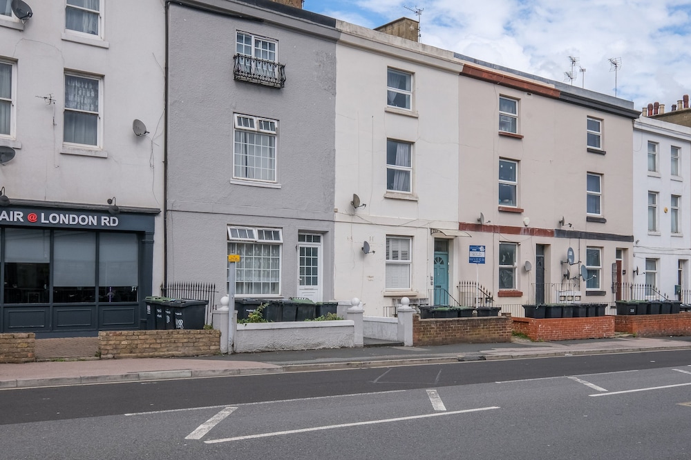 Modern 1 Bedroom Apartment in Gravesend