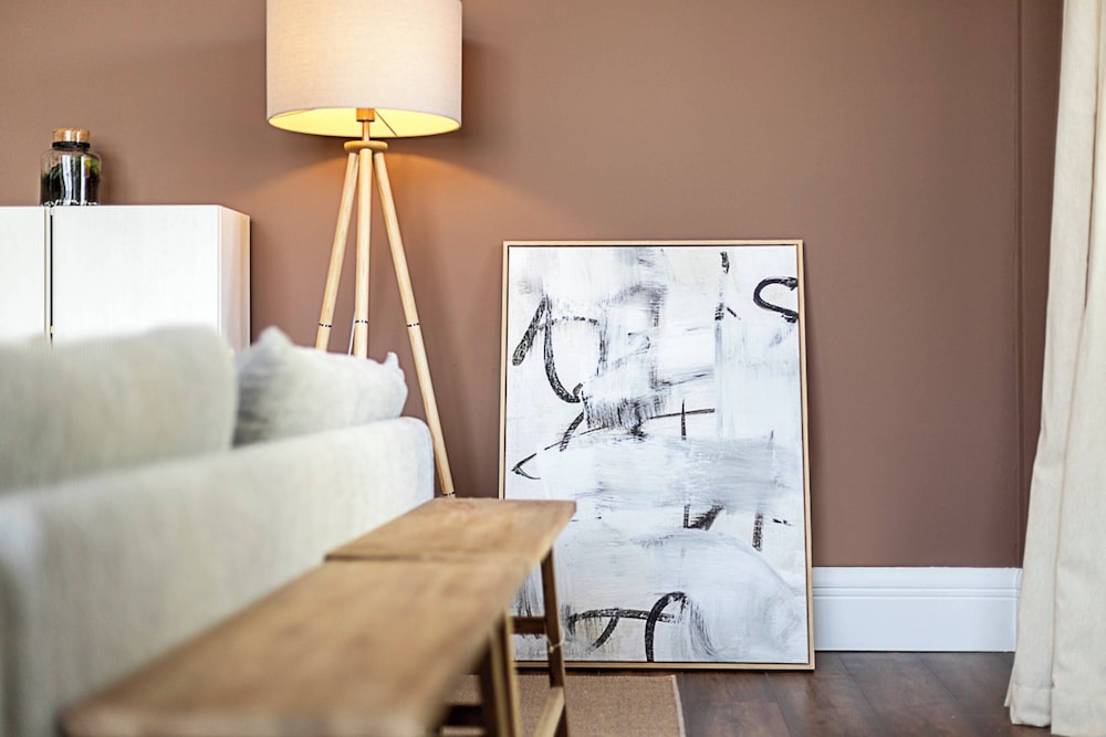 Bright and Stylish Riverside Haven in Canary Wharf