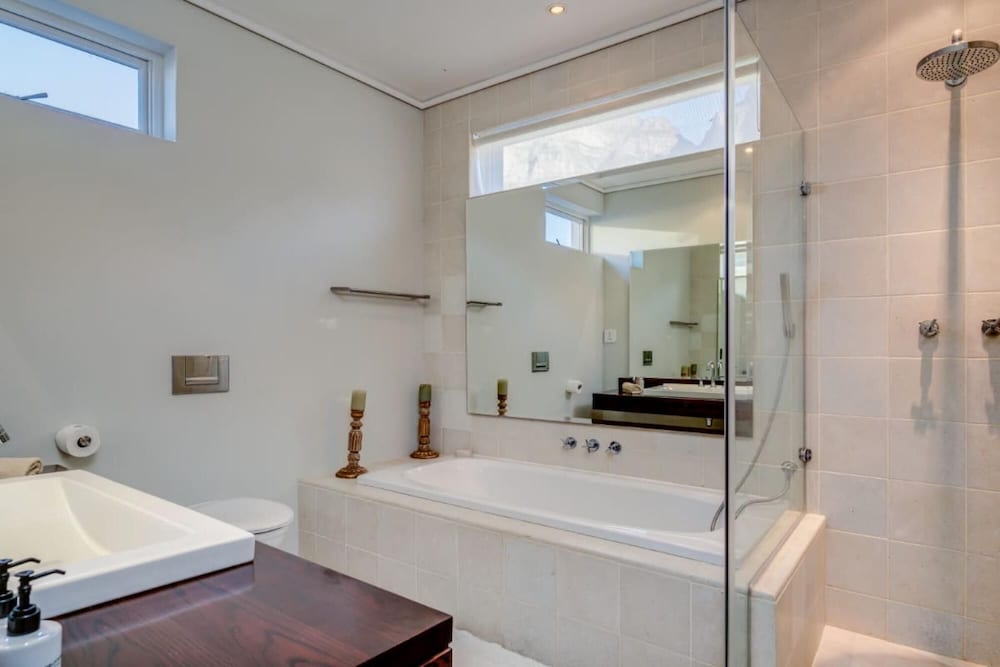 Stylish Family Villa w Pool Garden Putt-putt Villa Olivier