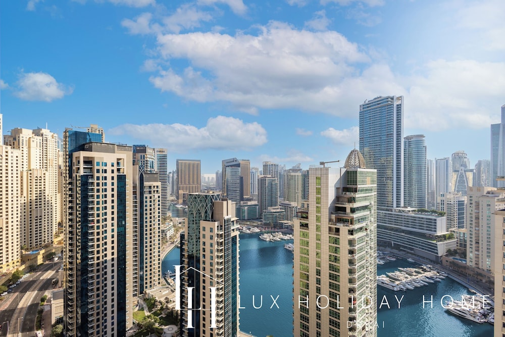 LUX Contemporary Marina View Suite 7