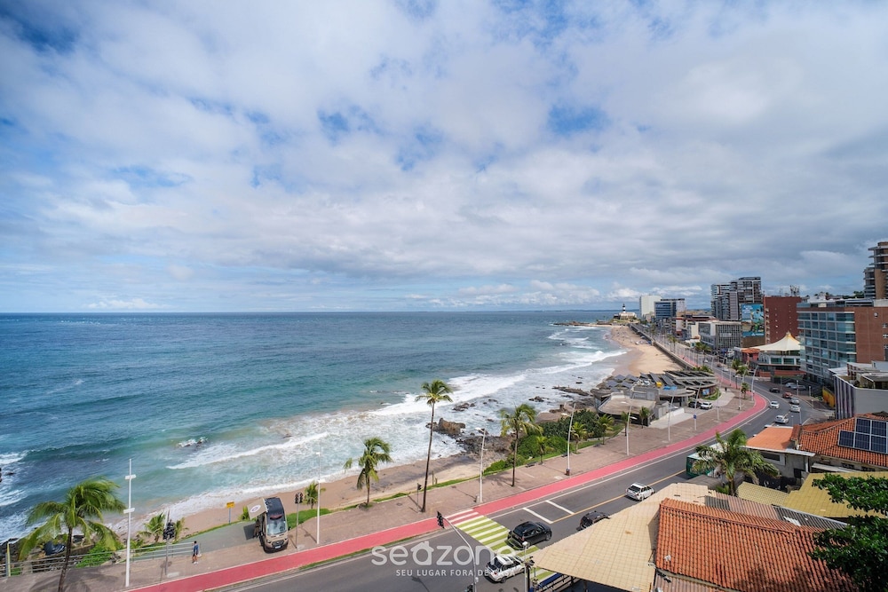 Beachfront Building With Swimming Pool in Barra in SSA - SPB