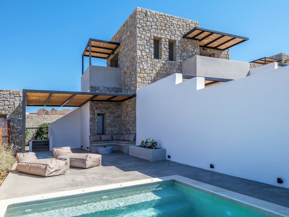 Evi Suites & Villas