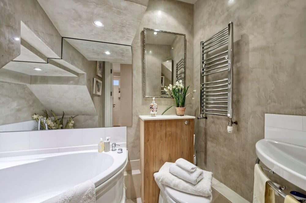 Gorgeous 4-bed House Near Museums & Hyde Park