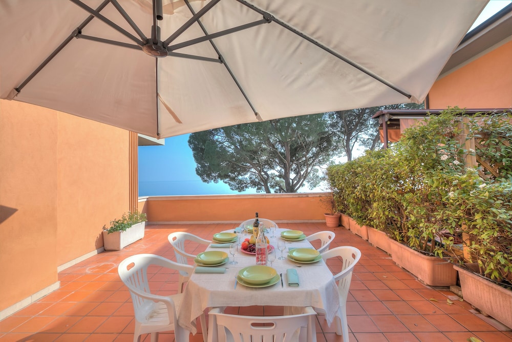 Franka House Terrace Private & Lake View