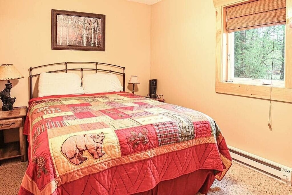 Quaint Clam 2 Bedroom Home
