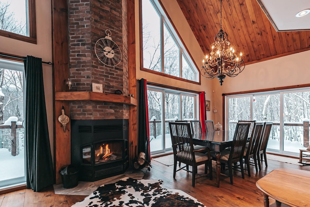 The Pika - Beautiful Mountain-top Cottage With 23 Acres of Private Land With Hiking