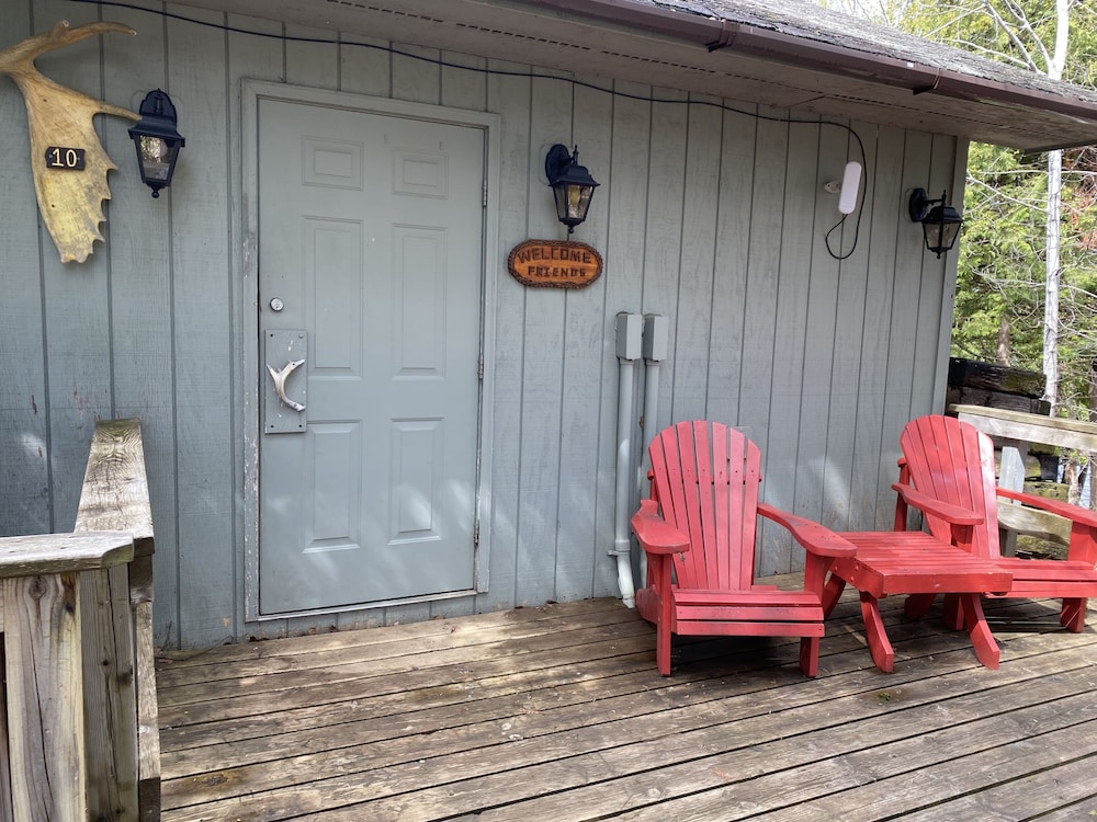 Gunflint Lodge & Outfitters