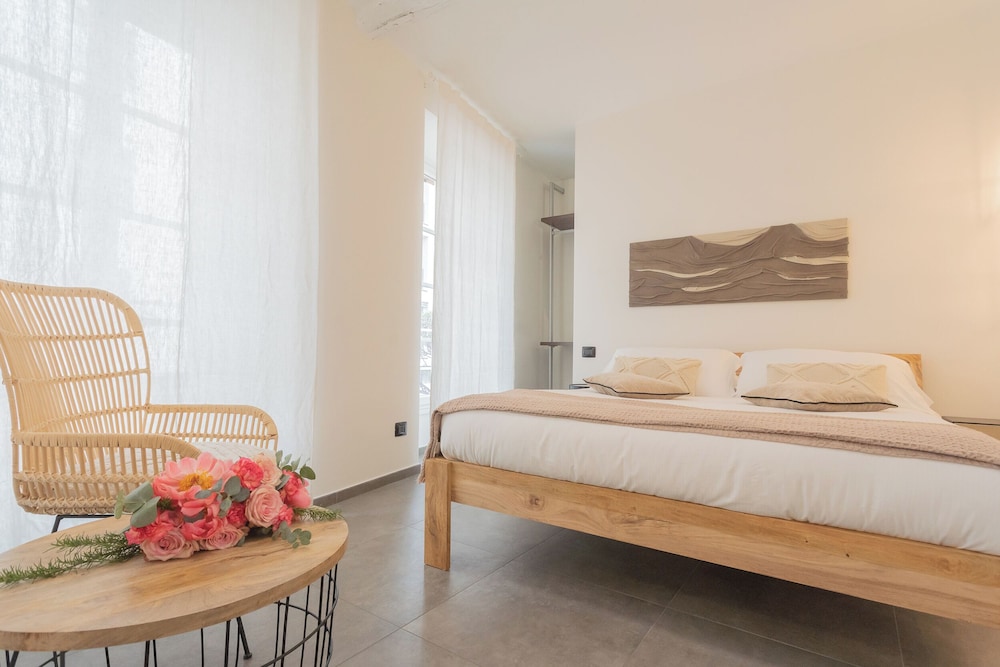 Enchanted Como Lake - City Apartment by Rent all Como