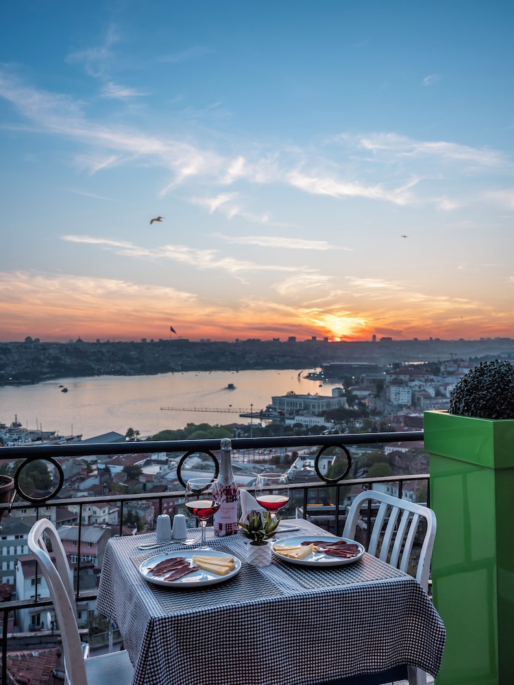 Taksim Terrapia Hotel - Image 12