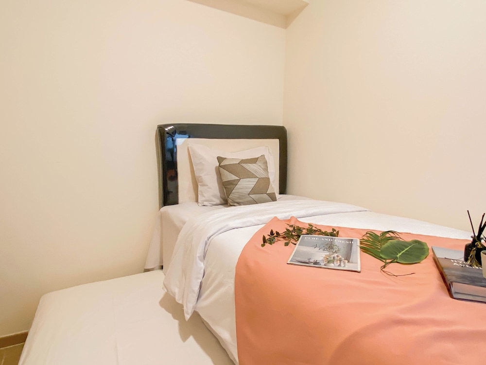 Good Deal 2Br At Meikarta Apartment