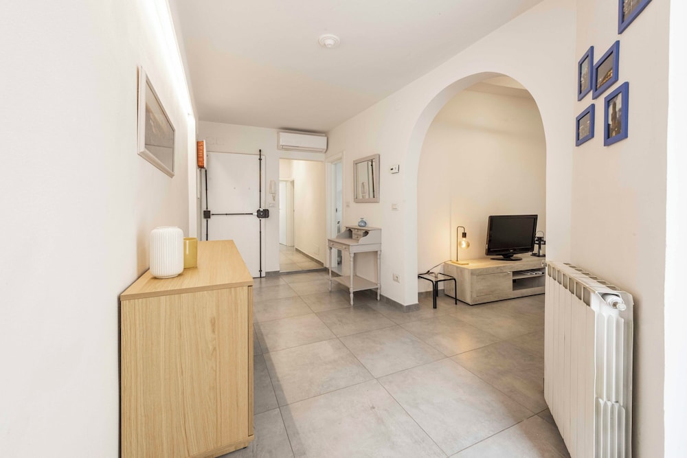 Brand new apartment in Florence by MMega