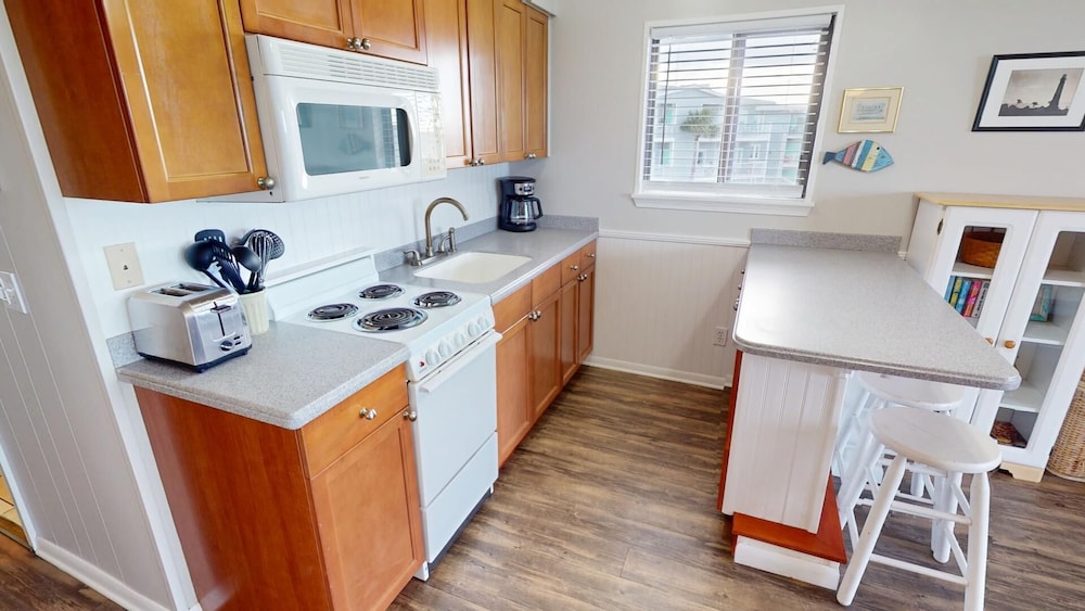Beach Racquet B by Tybee Vacation Rentals
