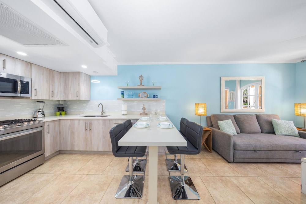 Charming Condo in Prime Location Wacamaya Condos