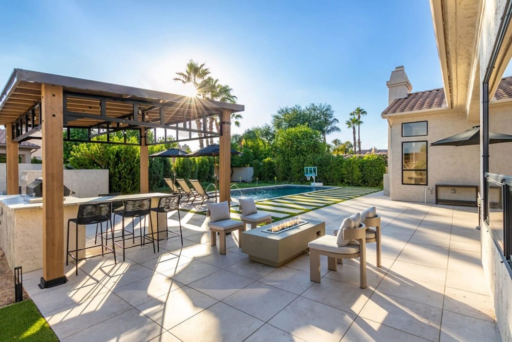 Anderson LUX Estate Private Bar Pool Sleeps 12