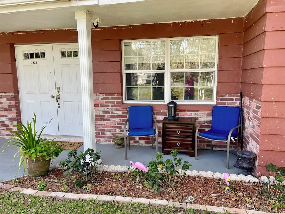 Gulf Side Getaway near Downtown Beaches