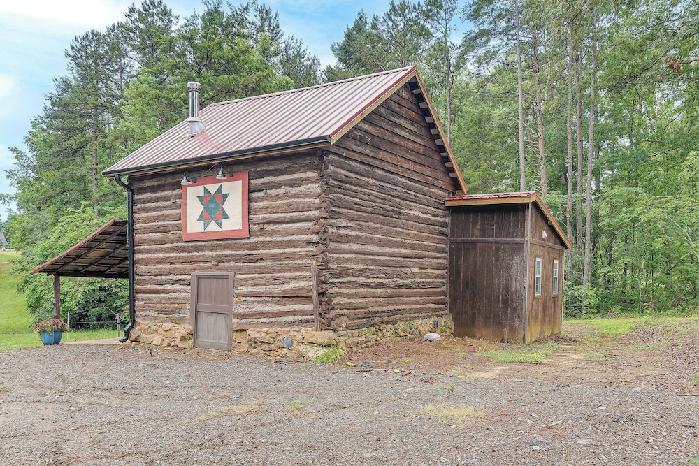 12 Mi to Staunton River State Park: Off-grid Cabin