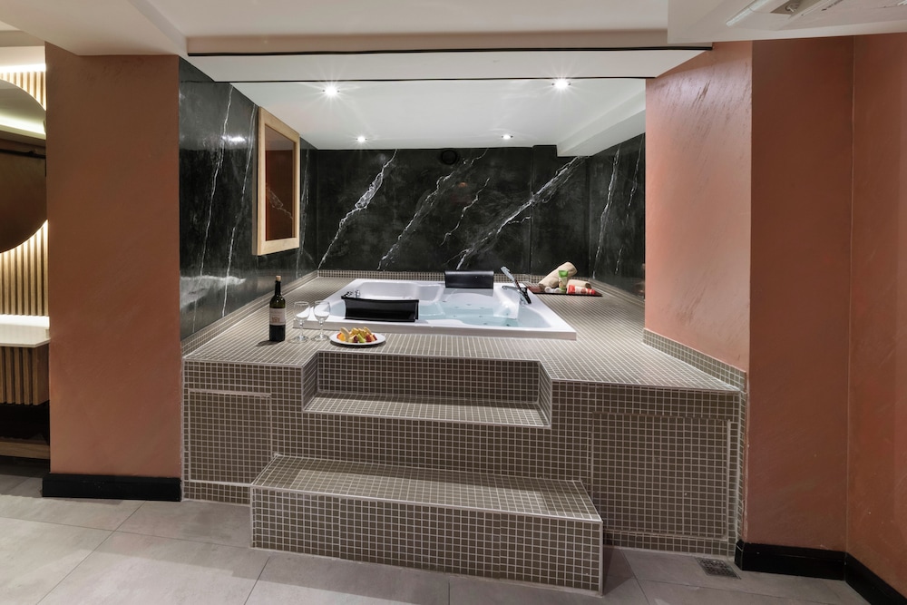 Orka Royal Otel & Spa - Image 59