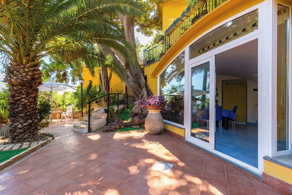Giardino Margherita by Napoliapartments