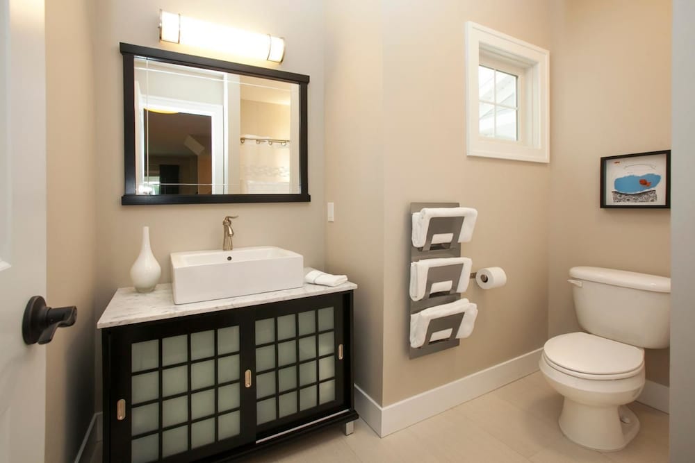 Swing Bridge Condo - Unit 10