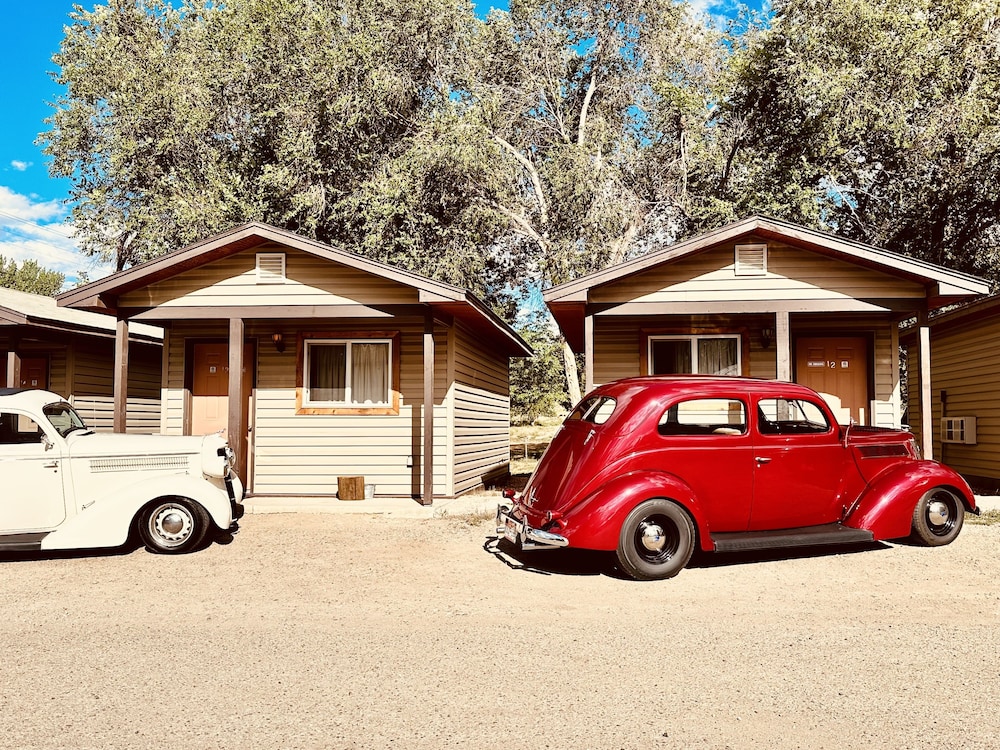Moosehead Lodge & Cabins