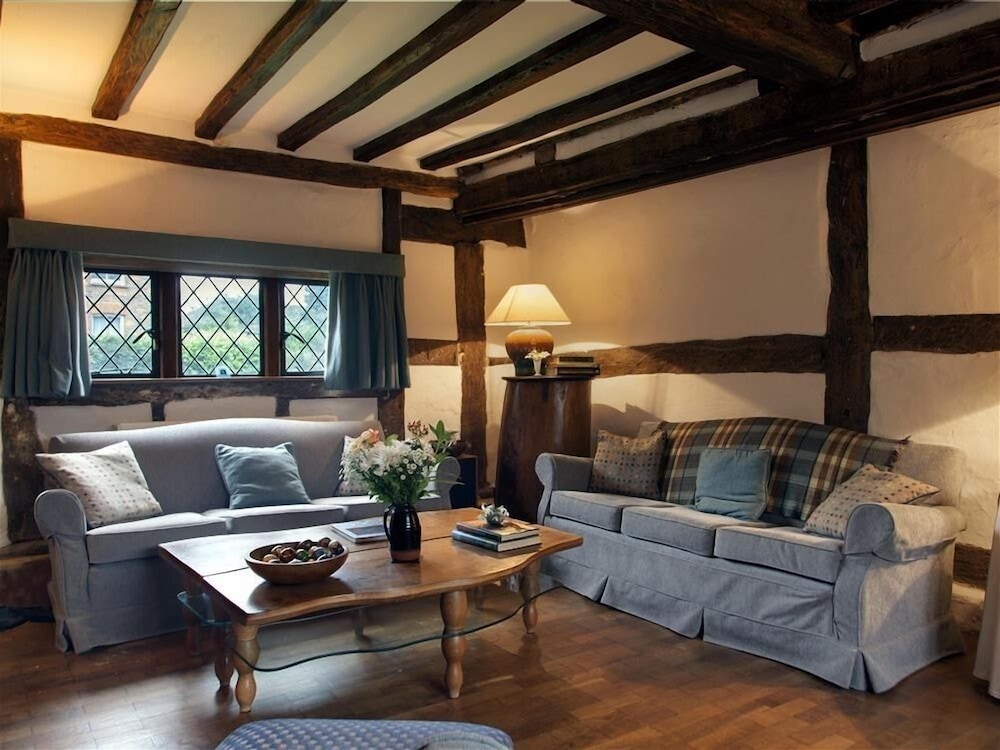The Yeoman's House view 4