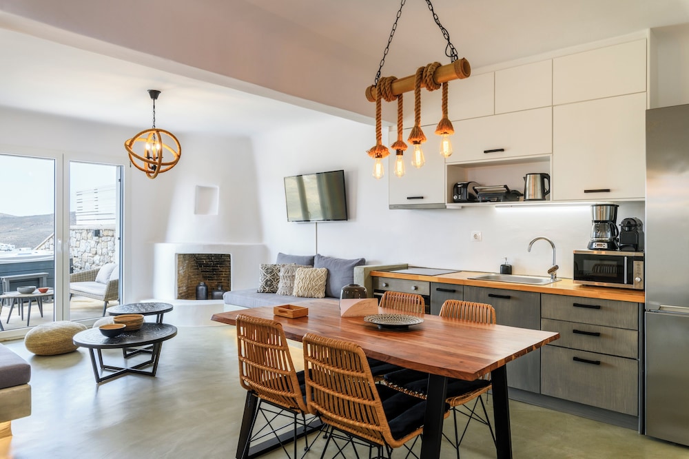 Mykonist Merchia Beach Villas & Suites