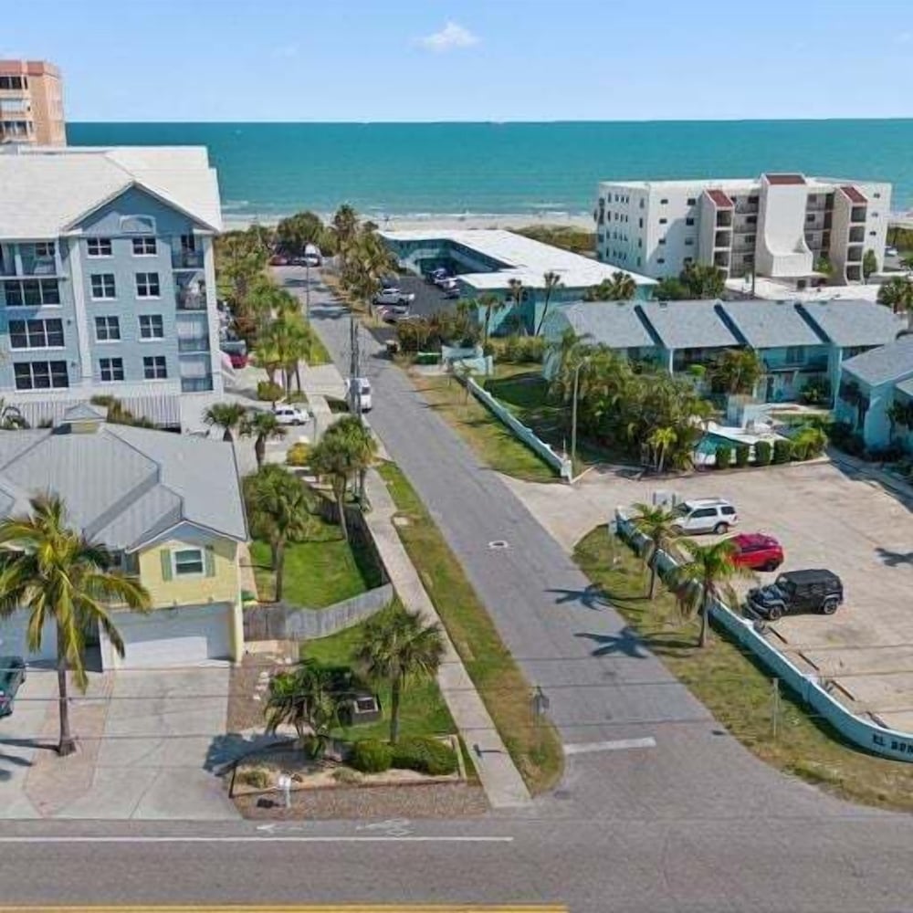 6730 Ridgewood Ave view 5